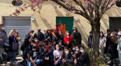 Installazione pietra d’inciampo per Roberto Forti